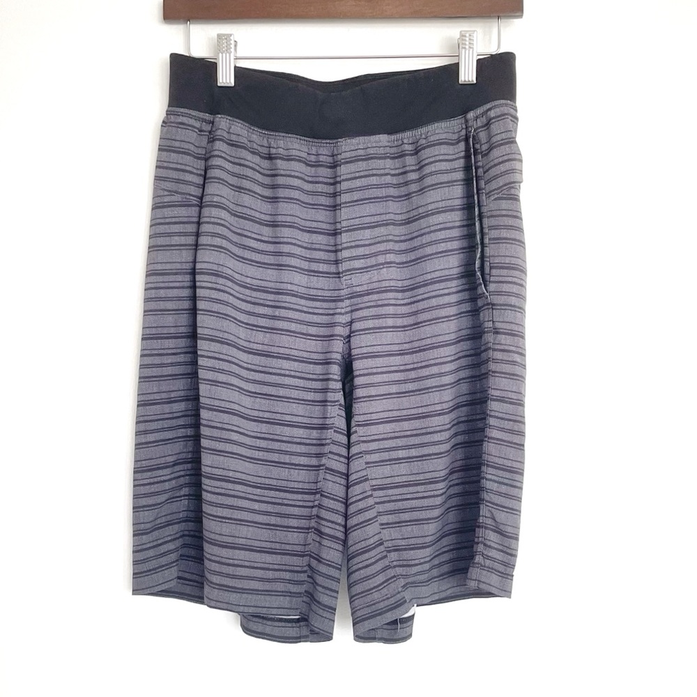 Lululemon T.H.E. Shorts Linerless 11” Striped Grey Men’s Shorts